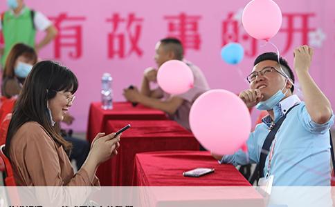 
分道扬镳——情感困境中的我们